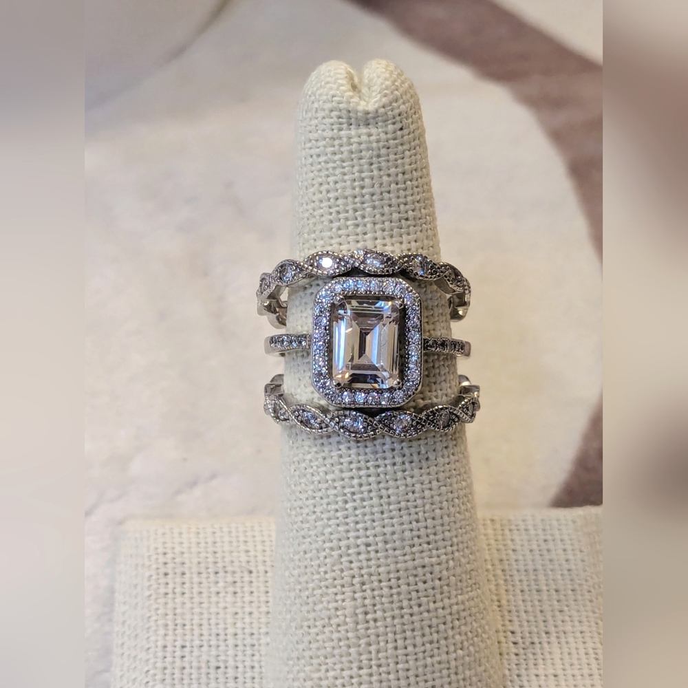 Emerald & Brilliant Cut CZs Halo Solitaire Ring Set